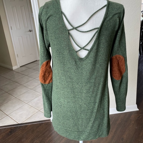 Green sweater top - Picture 2 of 3